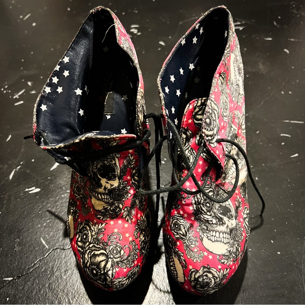 Iron Fist Laced Wedges Skull & Roses Shoes - Picture 2 of 4